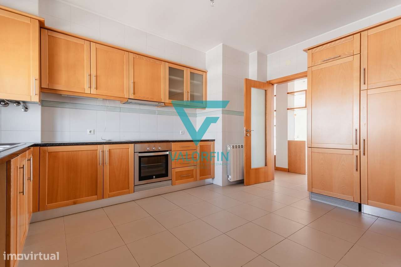 APARTAMENTO T3 com vista para o Mosteiro da Batalha-10