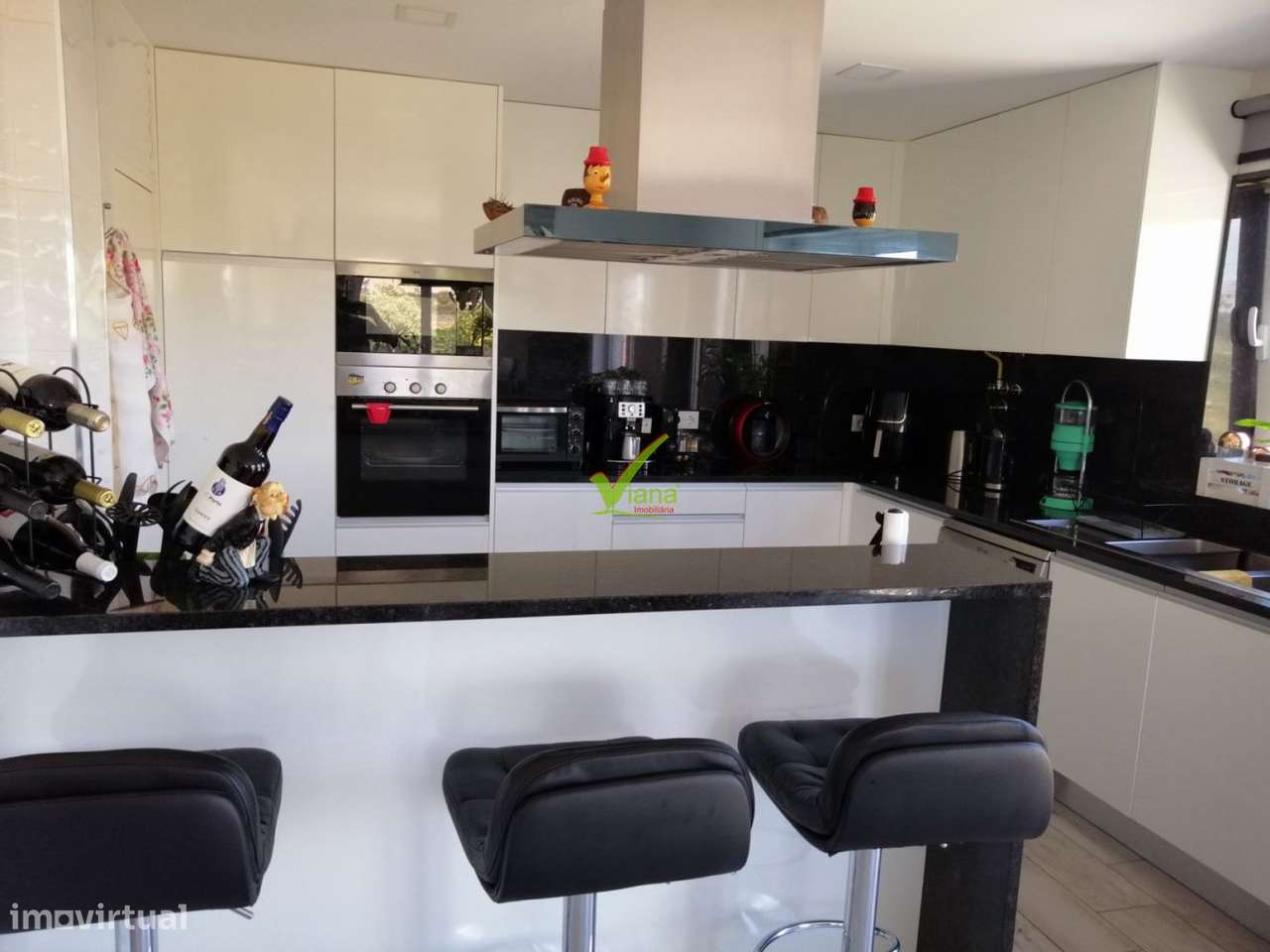 Moradia T. 4 - Próximo centro Póvoa de Varzim - Grande imagem: 2/34