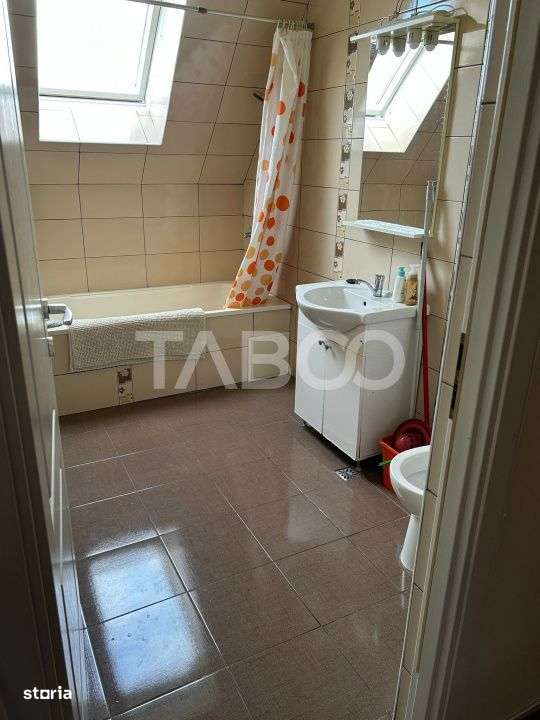 Vanzare apartament cu 2 camere decomandate cu parcare in vila Iris - Imagine principală: 5/8