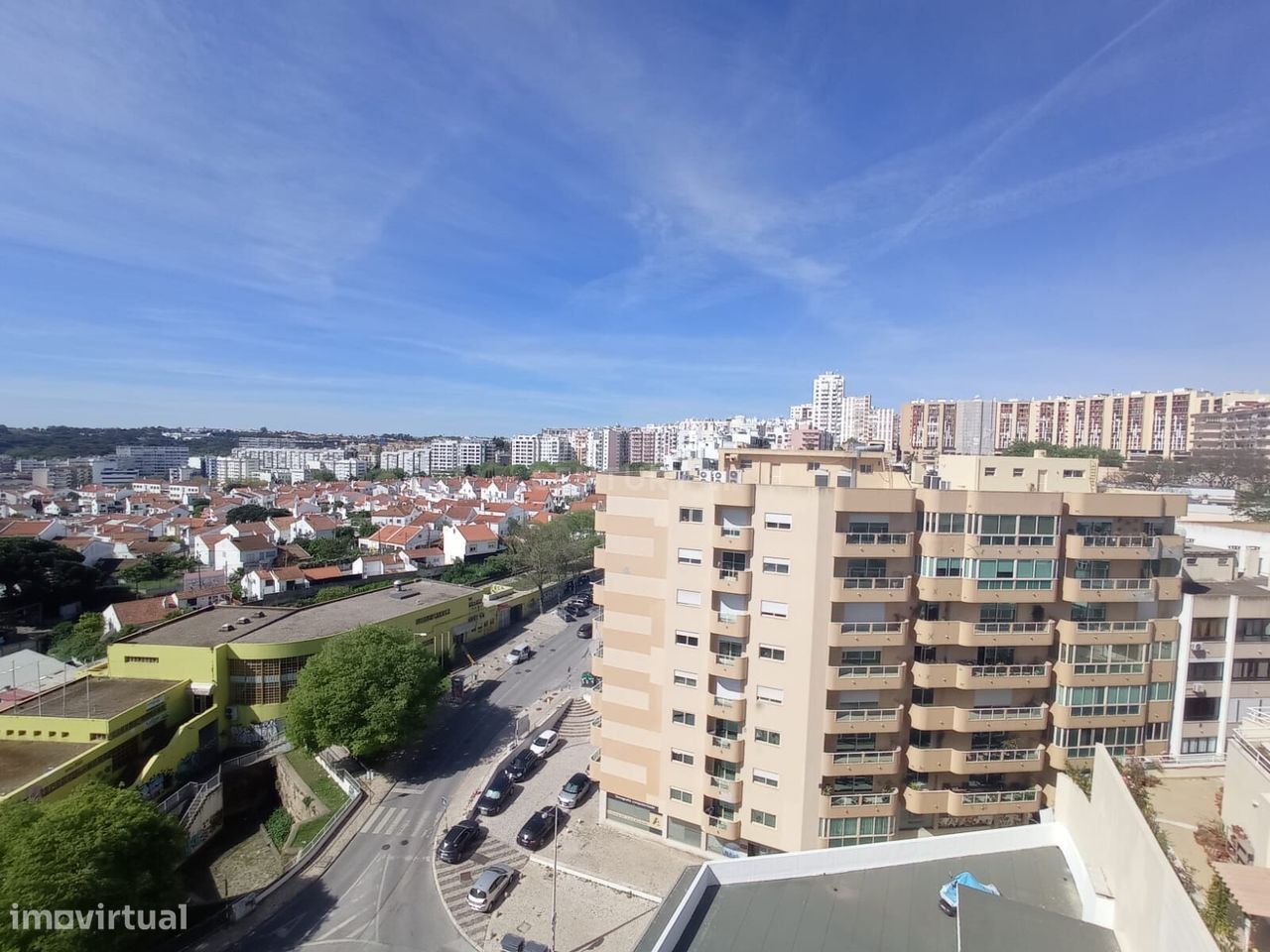 Magnifica penthouse T5 em Almada com vista rio sobre Lisboa