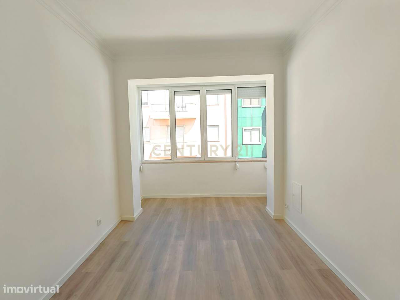 Imóvel T2 totalmente remodelado a estrear no Bairro Santos/Avenidas No-8