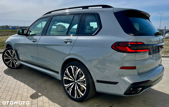 BMW X7 M60i xDrive mHEV sport - 4