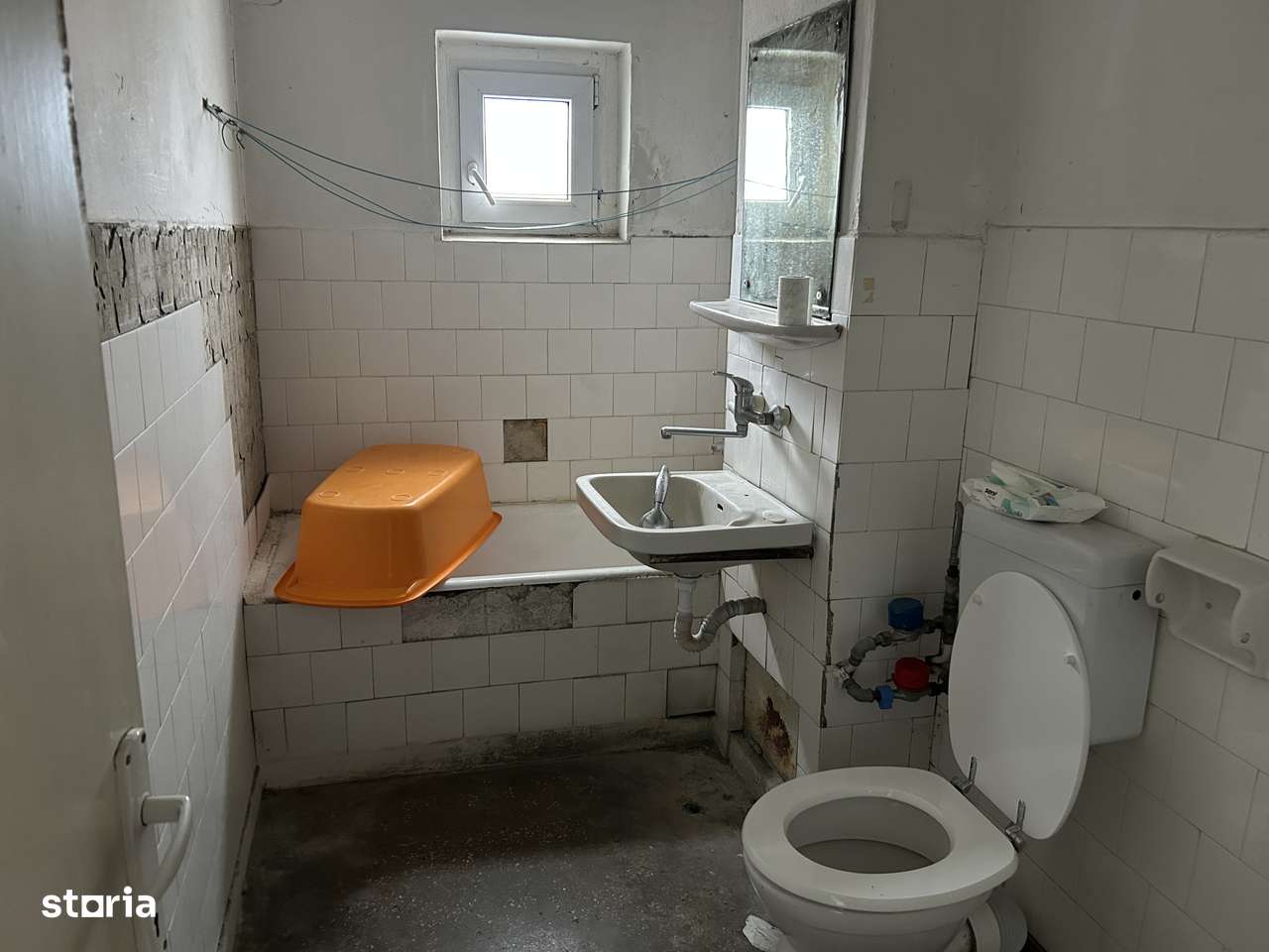 Vand apart.3 cam.decom.Micalca,Pta Miorita, et.4/4-9