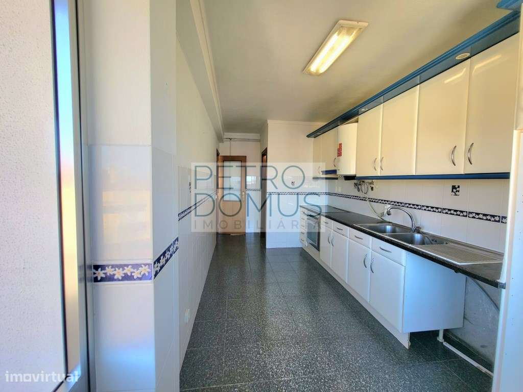 APARTAMENTO T3 | GARAGEM | VISTA CIDADE-6