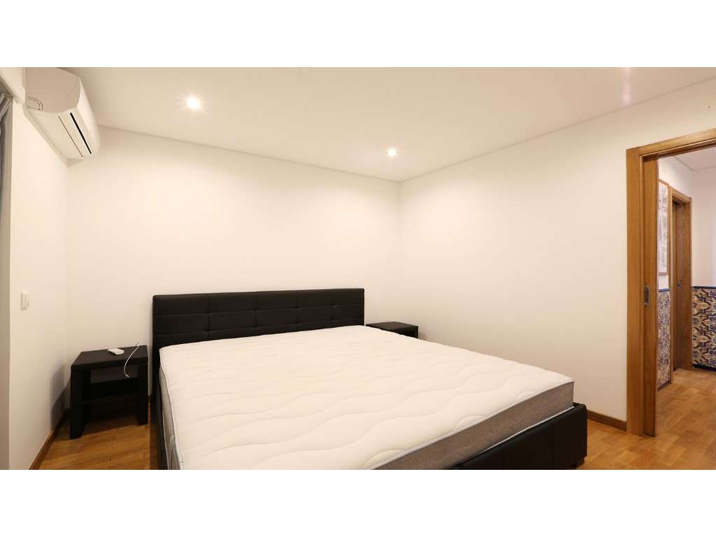 Prédio para Habitação no Centro do Sítio da Nazaré Excelente Oportu...-7