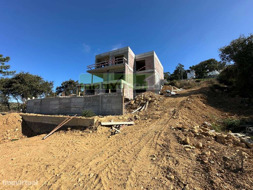 Moradia T4 Contemporânea com Piscina e Garagem - Almargem do Bispo-2