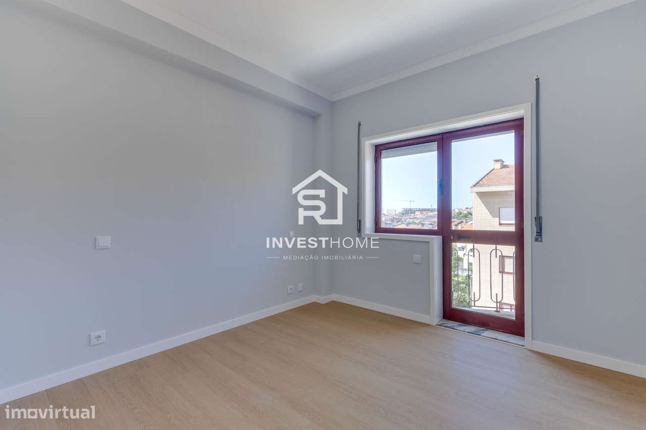 Apartamento T2+1 | Renovado | Boas Áreas | Varanda | 2 Lugares Garagem-33
