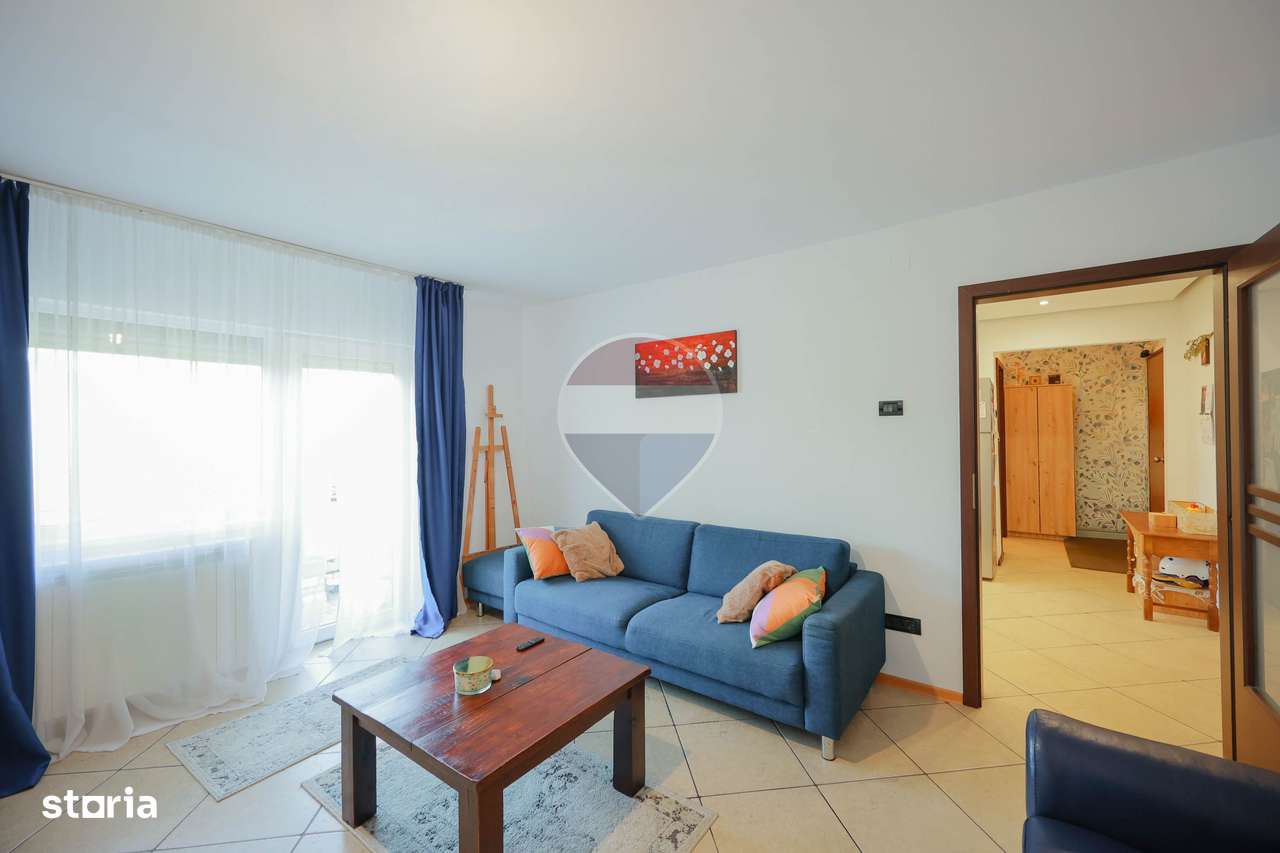 De vânzare apartament cu 4 camere și un loc de parcare, în Rogerius-12
