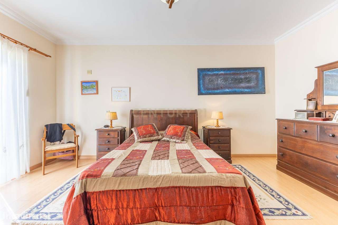 Moradia em Banda T4 | 3 Pisos | Aldeia de Paio Pires 490.000 € | 249 m-15