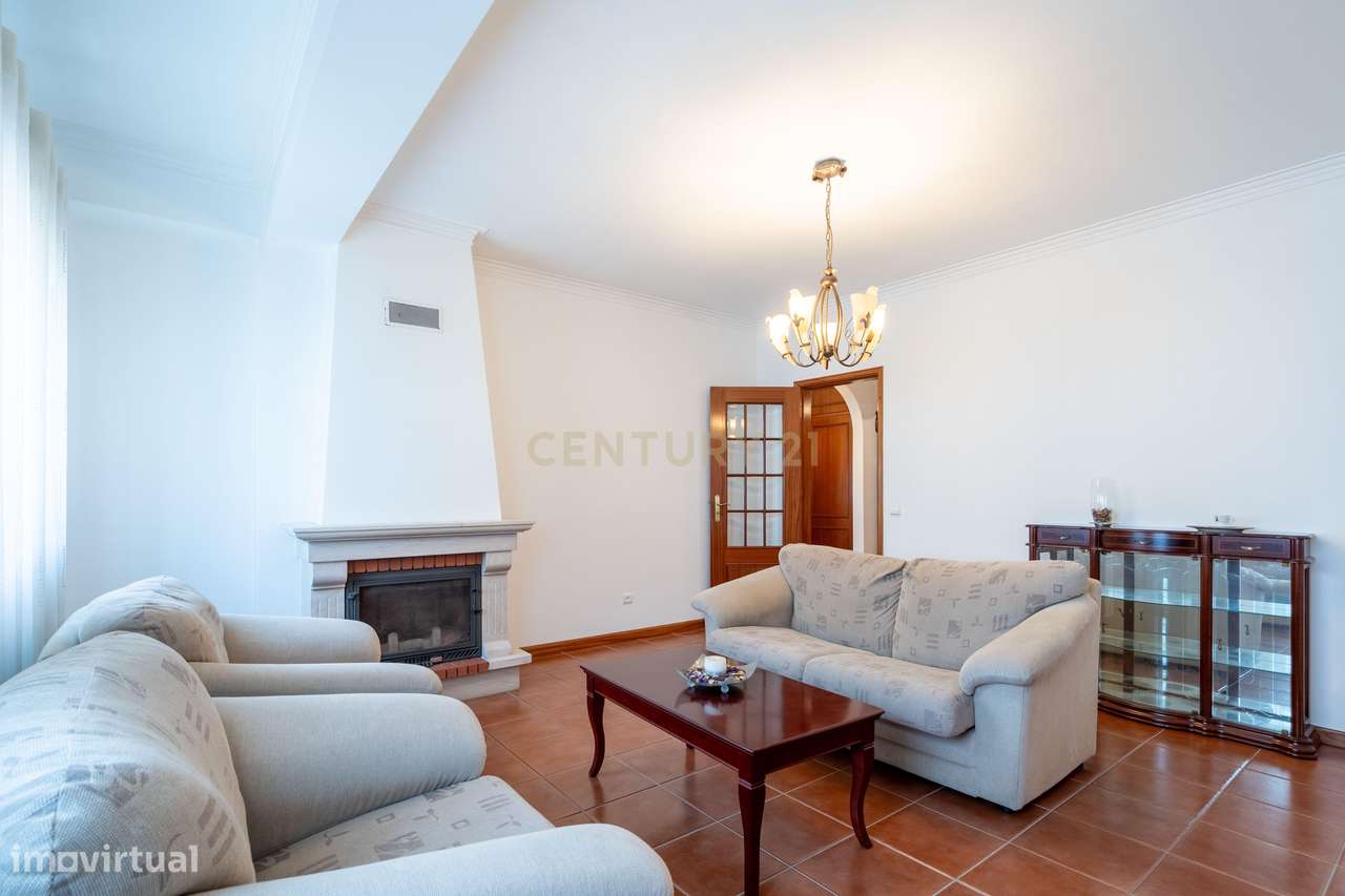 Moderno T1 em Lousã, quase novo e pronto a habitar-8