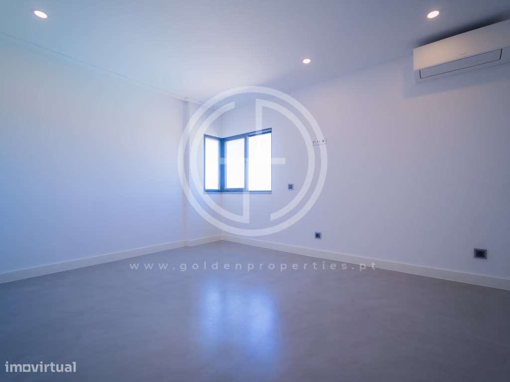 Invista na sua casa de sonho! Moradia T5 em Quarteira, perto da Pra...-34