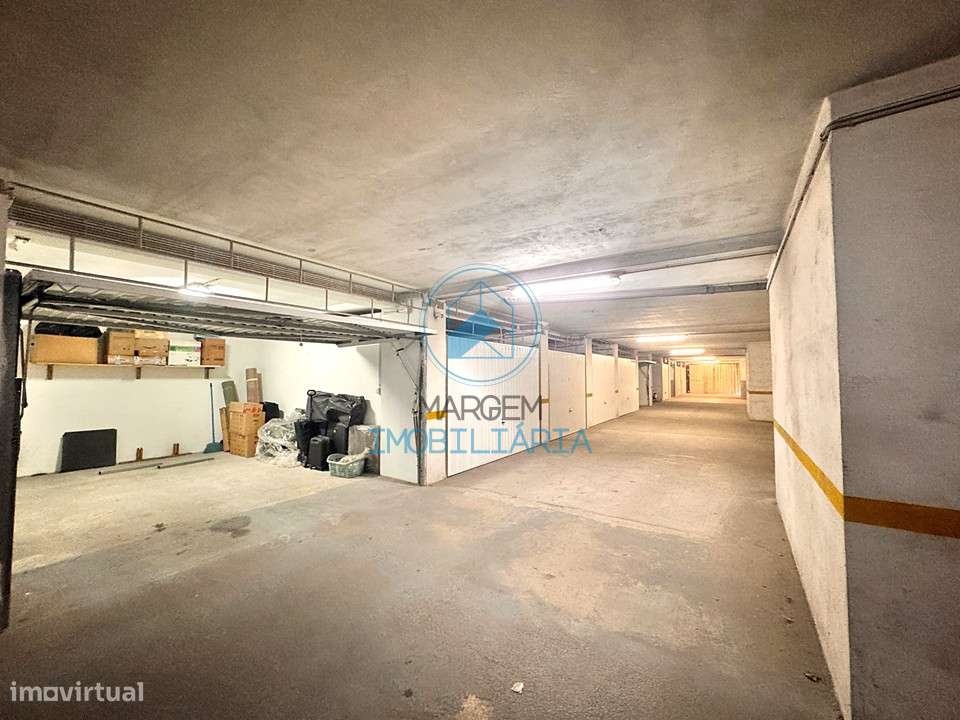 T2 com 2 varandas e garagem | Centro Famalicão-23
