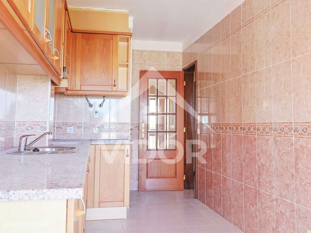 Vista Mar, Luz Natural e Conforto T3 no 7º Andar com Parqueamento e... - Grande imagem: 4/18