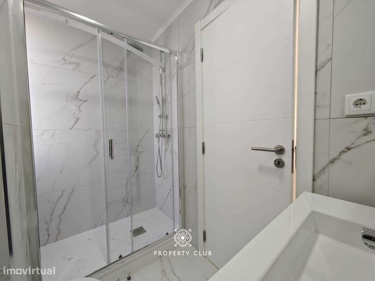 Apartamento T3 em fase de remodelação em Queluz-30