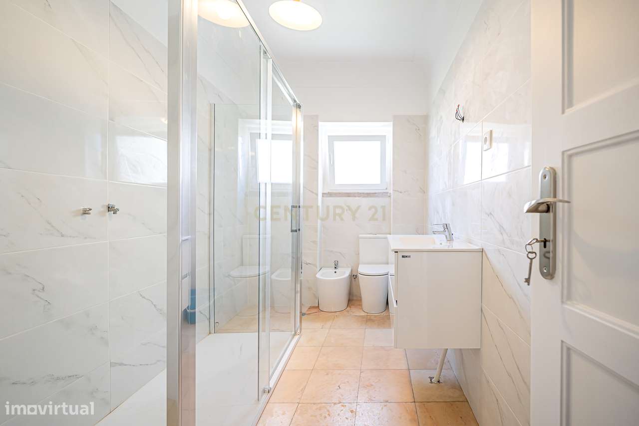 APARTAMENTO T4 TRANFORMADO EM T3 ARROIOS - ARRENDAMENTO - Grande imagem: 5/15