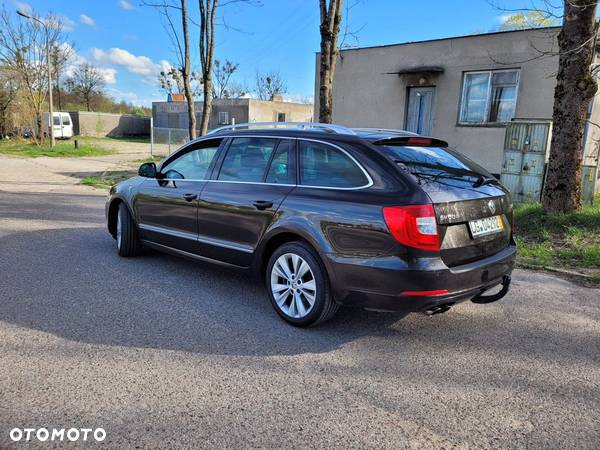 Skoda Superb 2.0 TDI DSG Elegance - 4