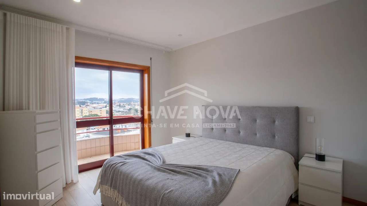 T3 com Varandas | Garagem | Vista Desafogada-14