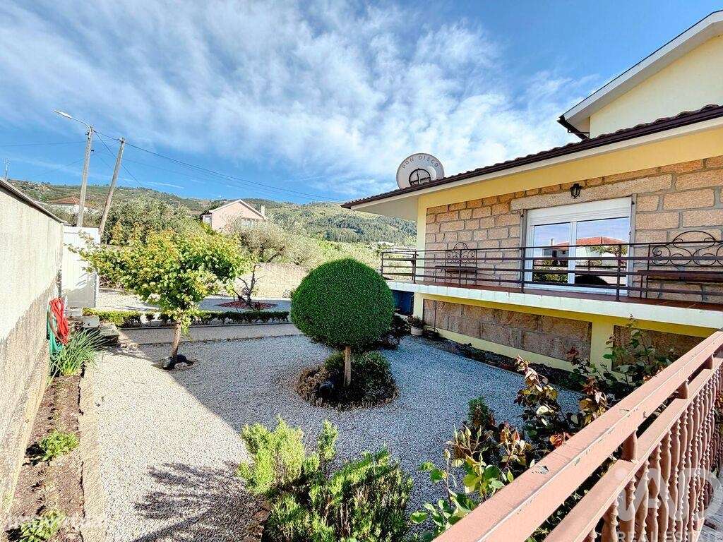 Moradia isolada T4 em Vilar de Nantes de 190 m2 - Grande imagem: 3/25