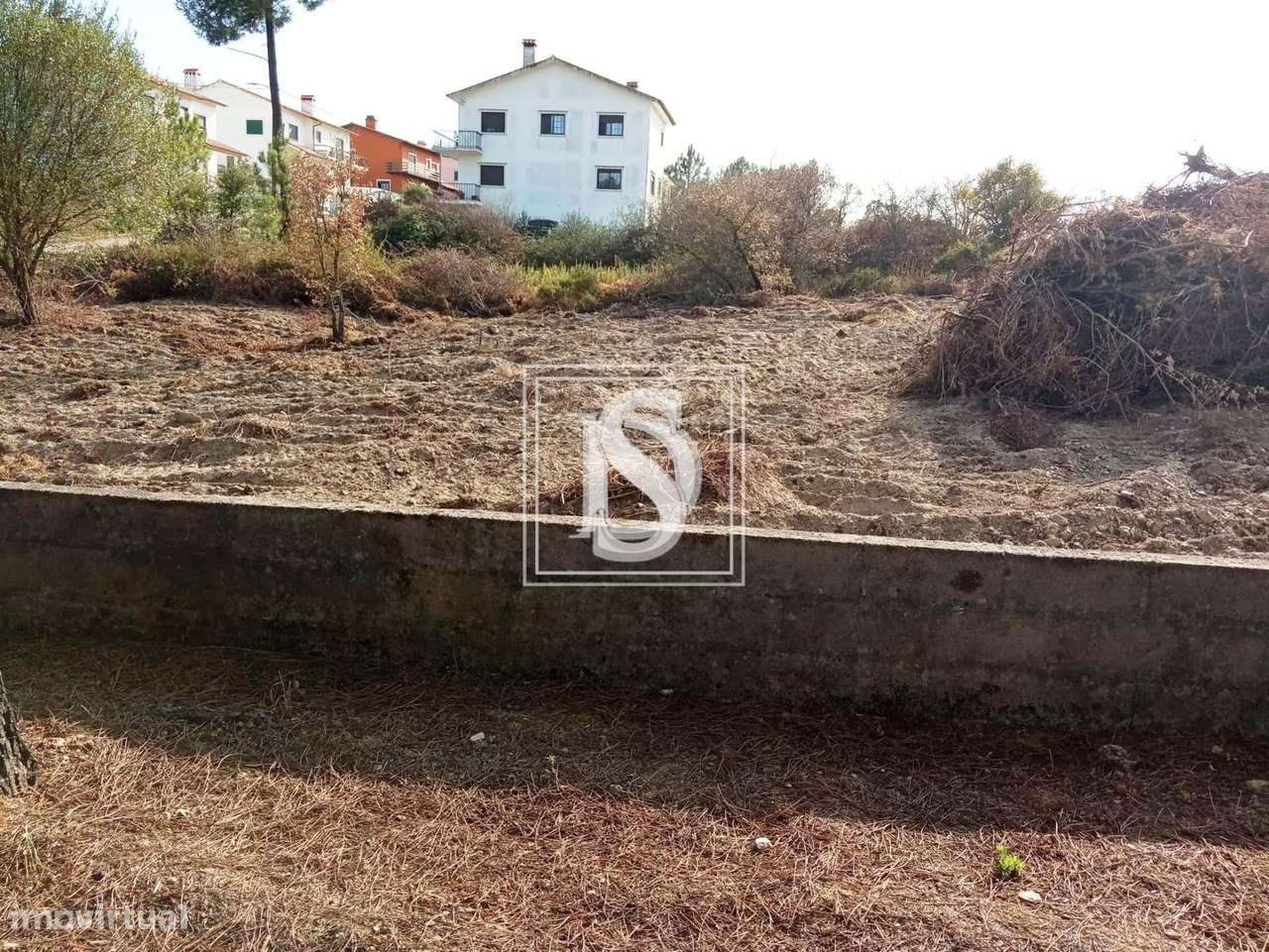 Terreno em UDF de Serra e Junceira-6