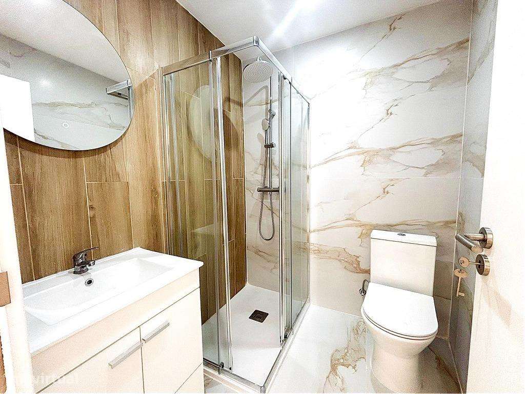 T2 Remodelado com Excelente Luz Natural no Forte da Casa!-10
