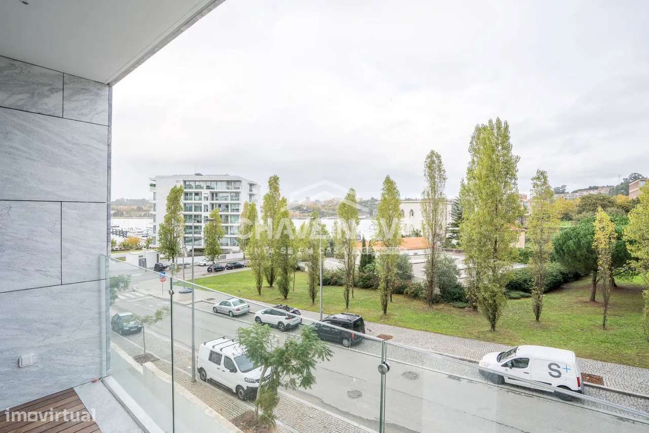 Apartamento T3 Novo c/ 2 Lugares de Garagem em Canidelo-12