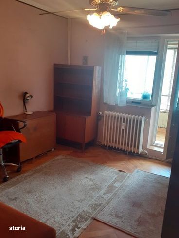 Apartament 4 camere decomandat zona Podgoria 80.000 euro