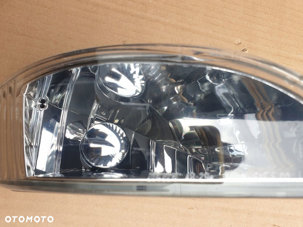 LAMPA HALOGEN PRZECIWMGIELNY PRAWY LEXUS RX300 OE - 4