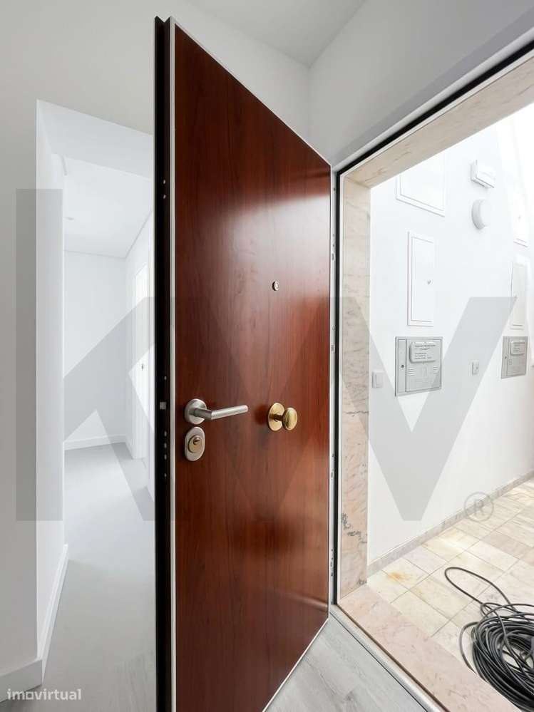 Apartamento T2 Totalmente remodelado | Baixa da Banheira – Moita-13