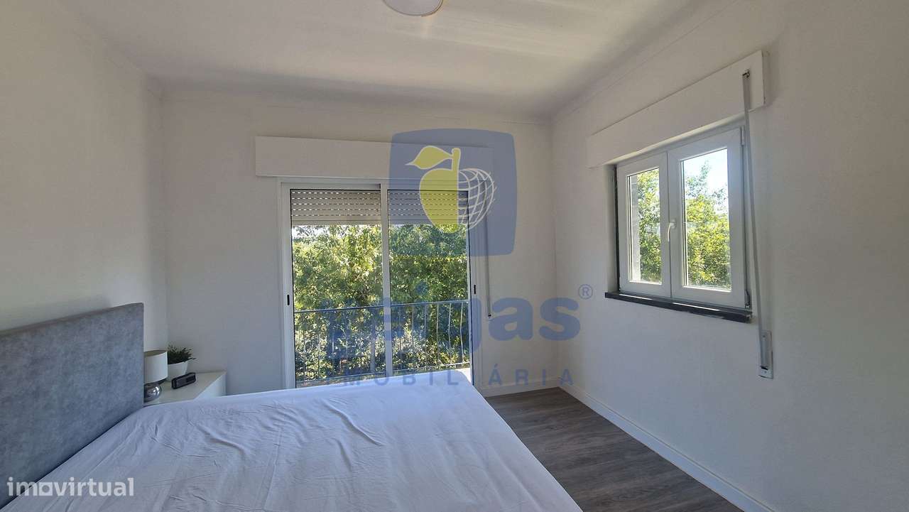 Moradia isolada T2 renovada, com terreno de 700m2 e garagem, em Vermoi-13