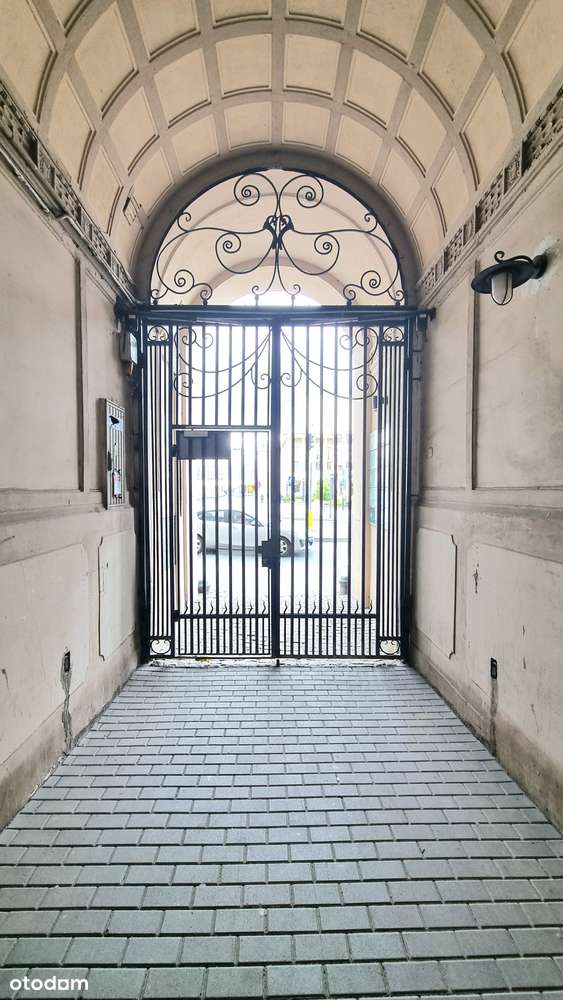 Na sprzedaż lokal biurowy usługowy - kancelaria przy SĄDZIE OKRĘGOWYM-8