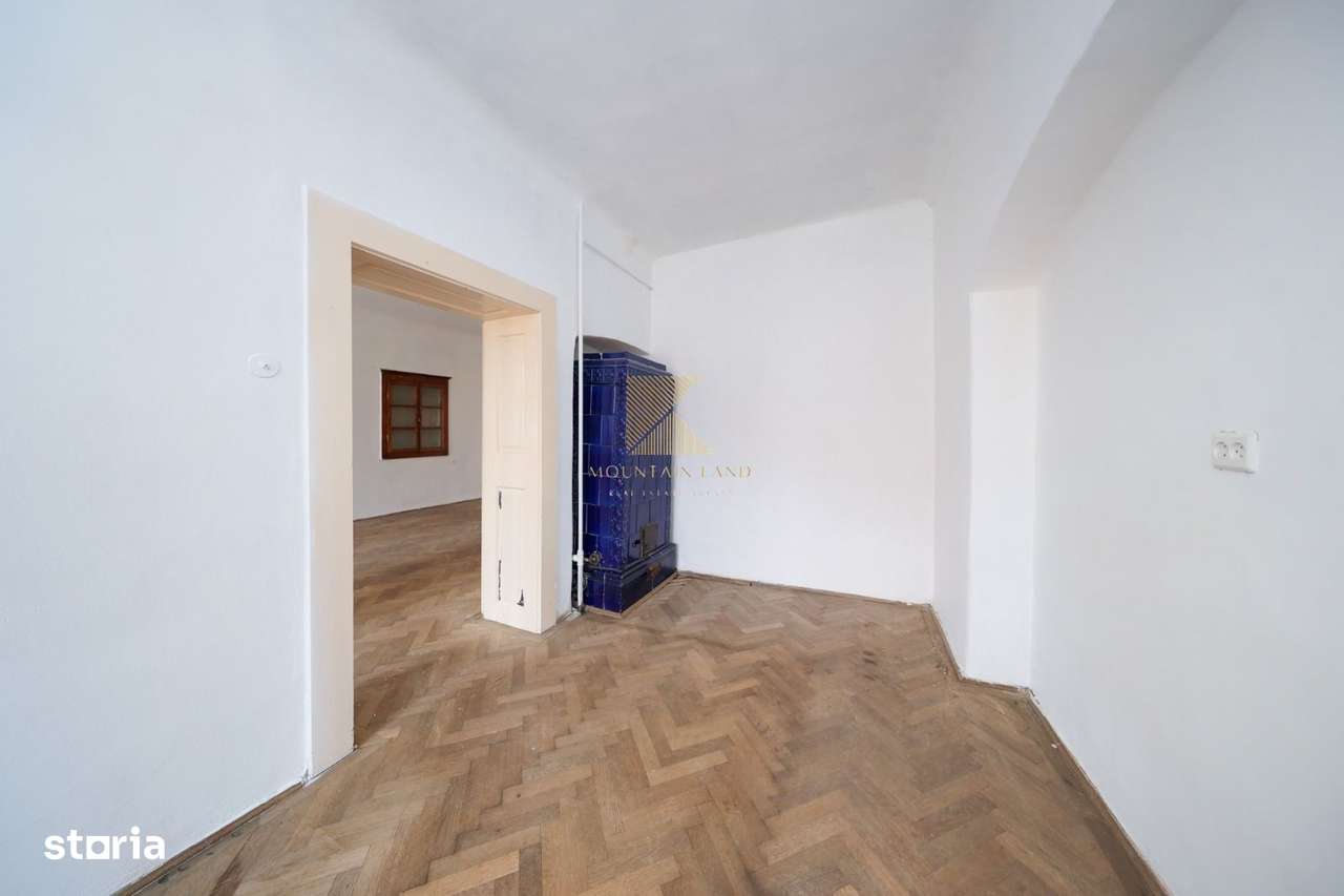 Locație rară în Brașov: ideal pentru regim hotelier sau business-17