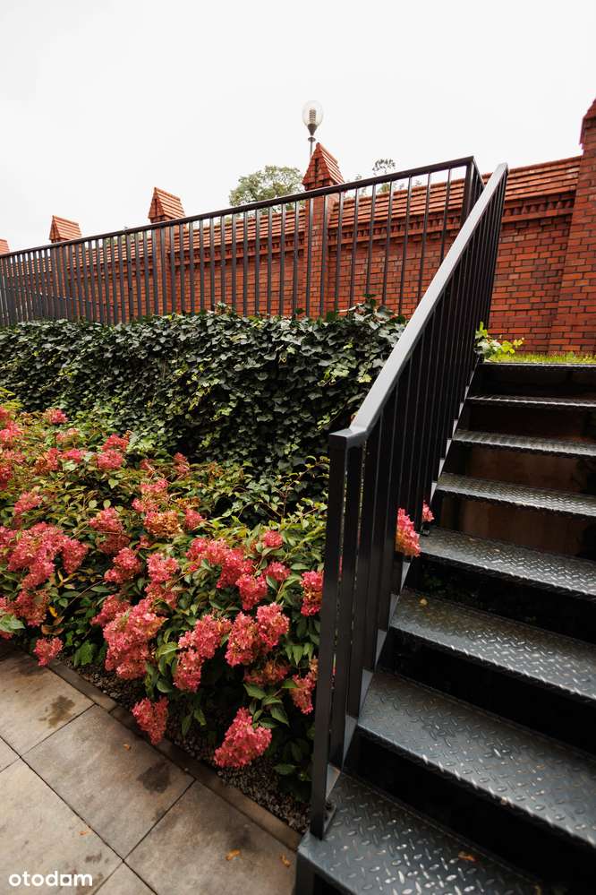 Wyjątkowy trzykondygnacyjny loft premium w sercu Torunia.-17