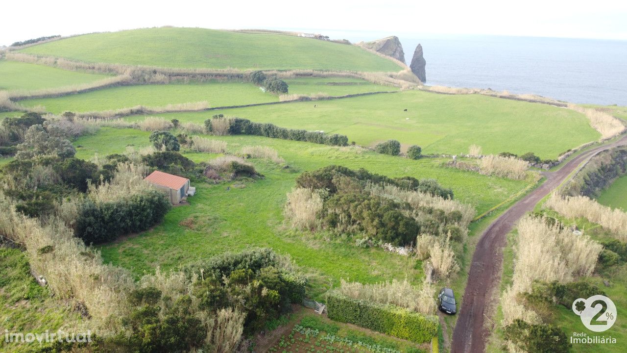 Terreno à venda em Ribeirinha