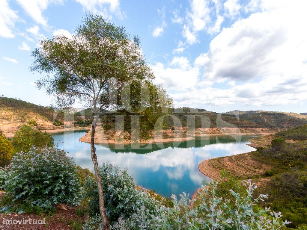 Monte Alentejano na Barragem de Santa Clara