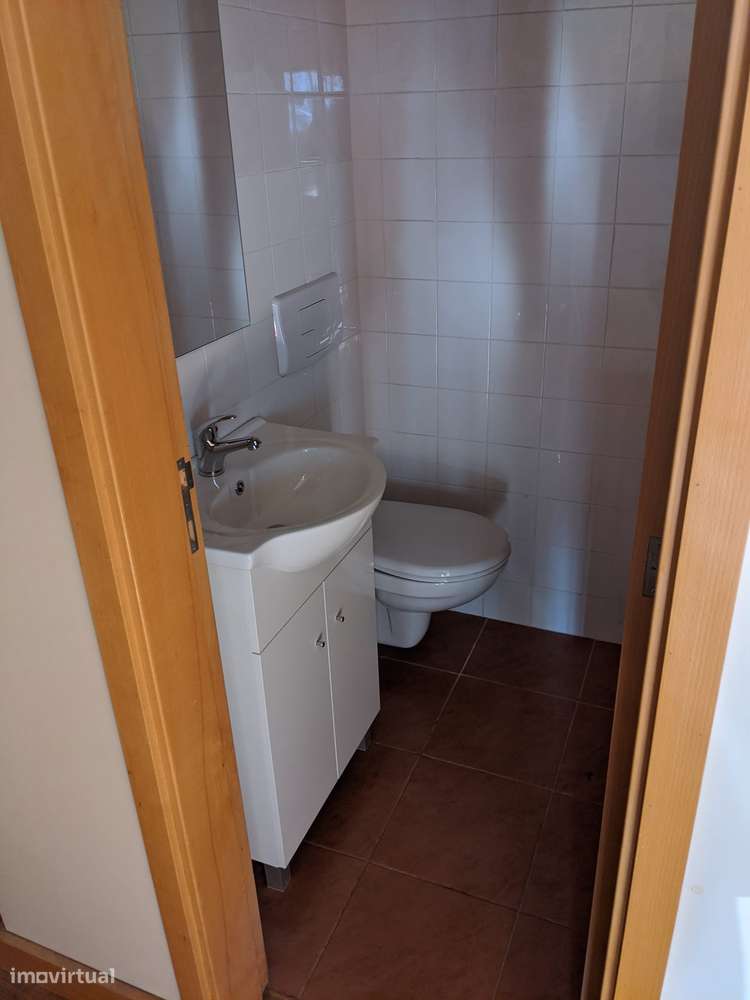 Arrendam-se 3 Quartos Junto ao ISCAP-H. S. João (Despesas Incluídas) - Grande imagem: 5/5