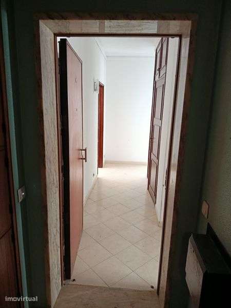 T2 com vista Linda, centro de Almada Excelente Localização - Grande imagem: 4/12