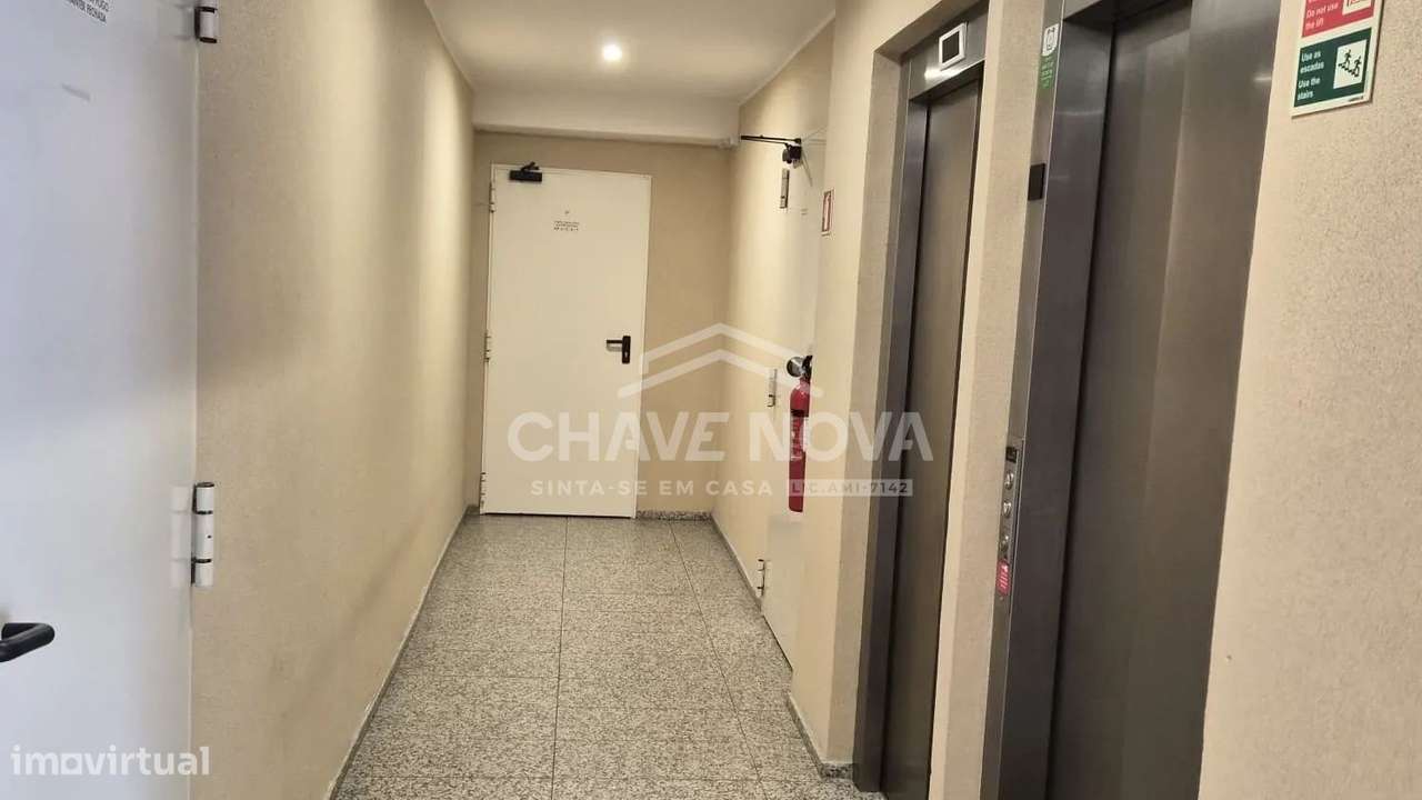 T3 em condomínio fechado com piscina e jardim – ESP/00182/RS - Grande imagem: 3/25