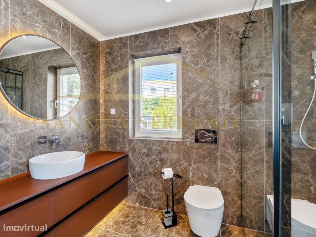Moradia Contemporânea, 4 Suites, renovada ,Piscina na Quinta da Bel...-8