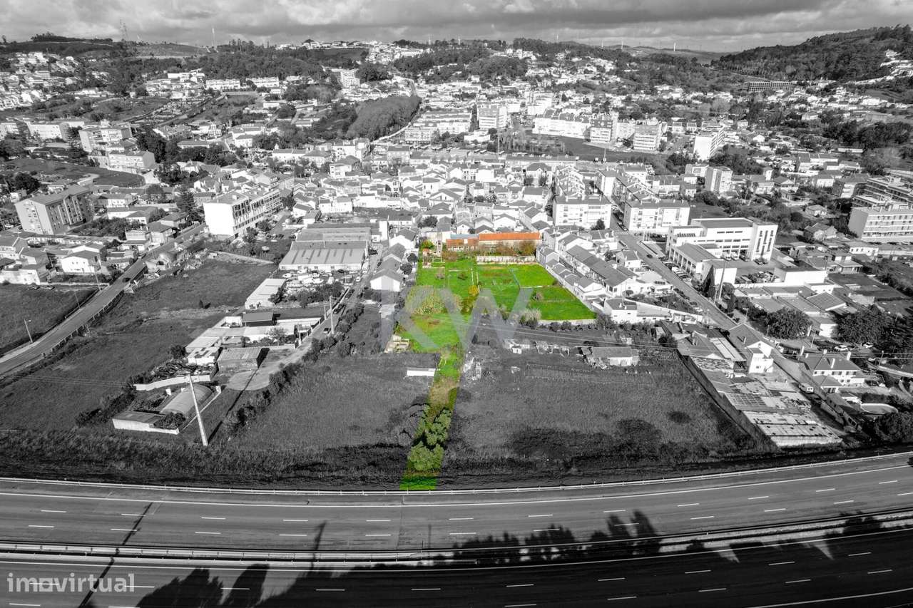 VENDA | Moradia para recuperação inserida em lote de terreno com 6223 - Grande imagem: 2/39