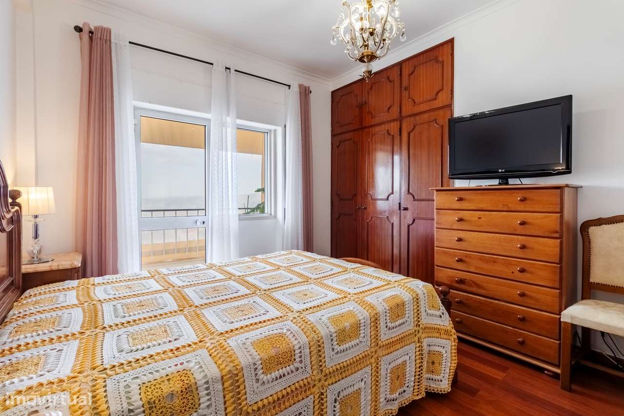 Apartamento T2+1 com Vista Desafogada | Cacém-24