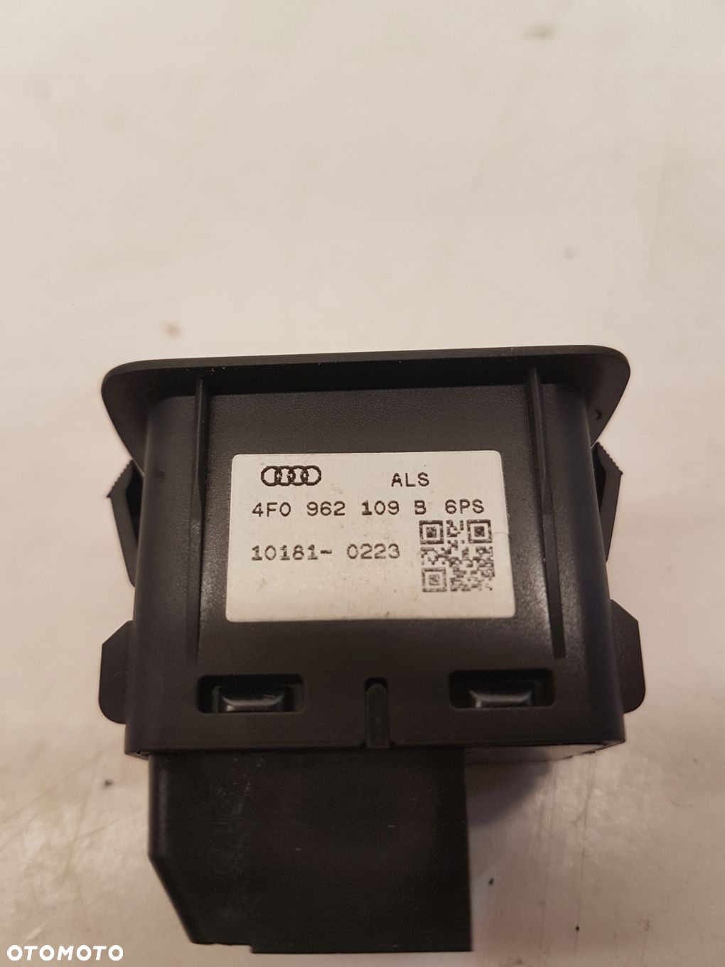 WŁĄCZNIK WYŁĄCZNIK ALARMU AUDI A4 A5 A6 4F0962109B - 3