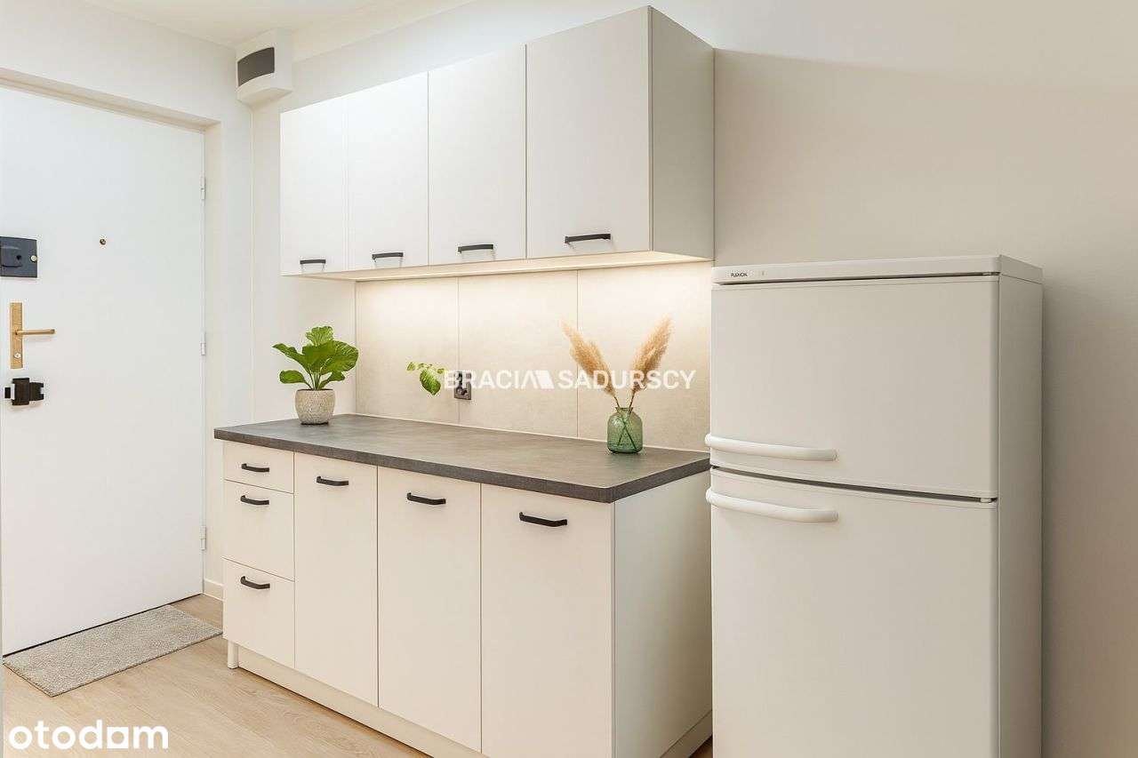 Kawalerka po generalnym remoncie 25 m²-9