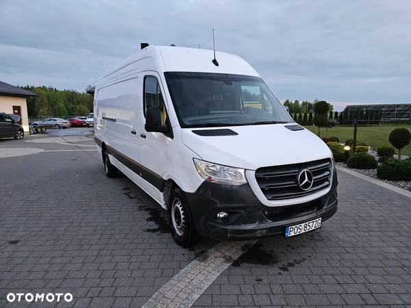 Mercedes-Benz Sprinter 319 - 18