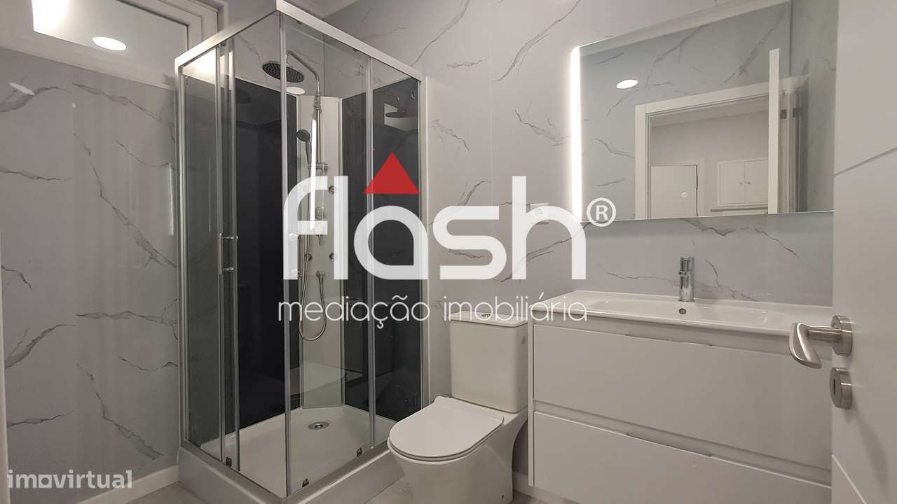 T2 Remodelado com elevador e arrecadação na Figueirinha-Oeiras-23