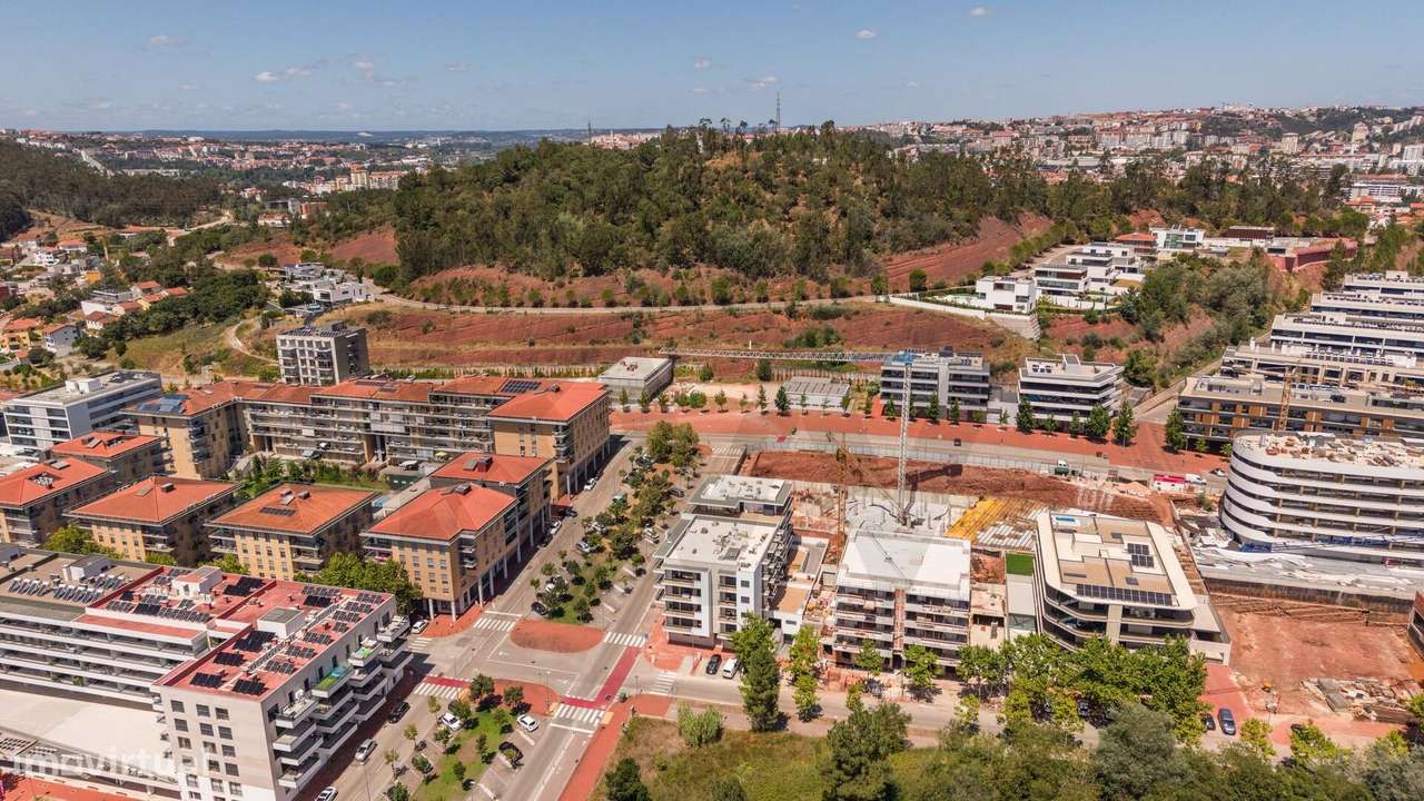Luminoso Apartamento T2 NOVO com Terraço e Garagem Fechada — Quinta de-22