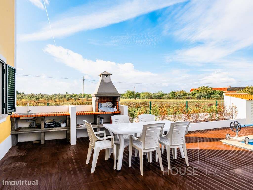 Moradia com piscina junto à Barragem de Castelo de Bode-44