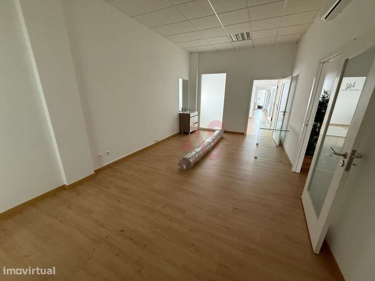 Escritório em Ermesinde, Valongo com 4 lugares de estacionamento para - Grande imagem: 4/19