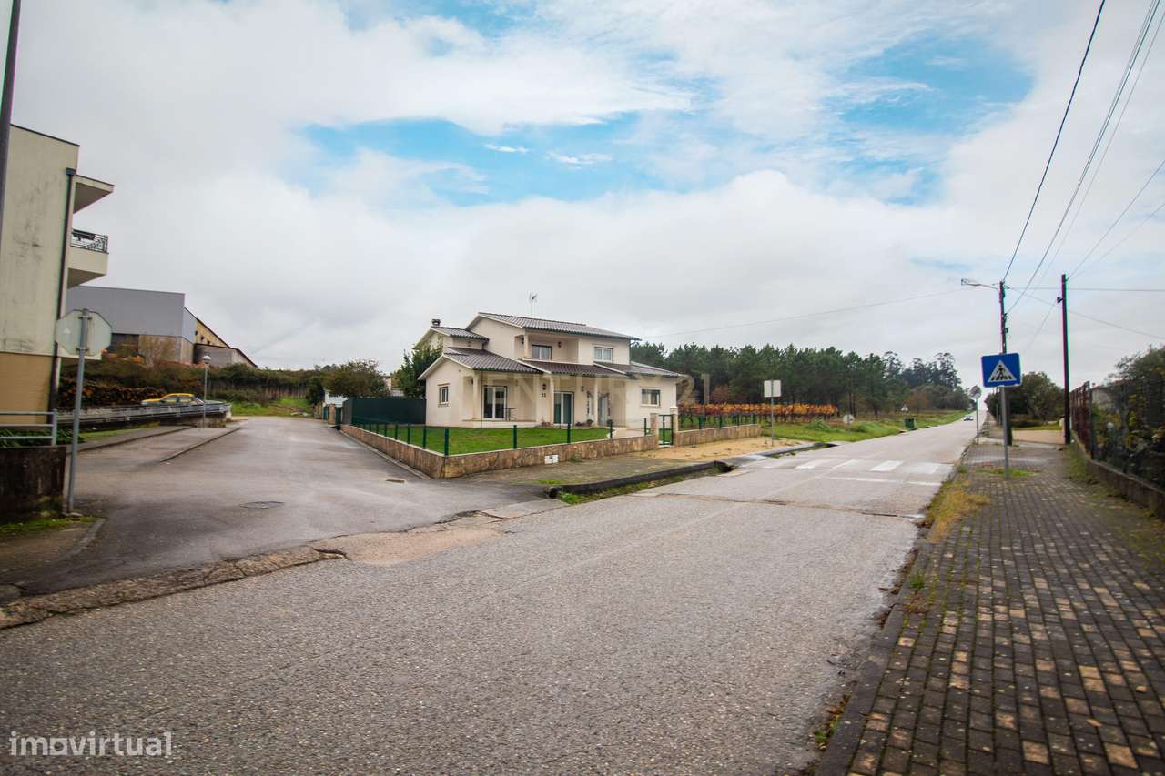 Moradia T4 a poucos minutos do centro de Soure - Grande imagem: 4/60