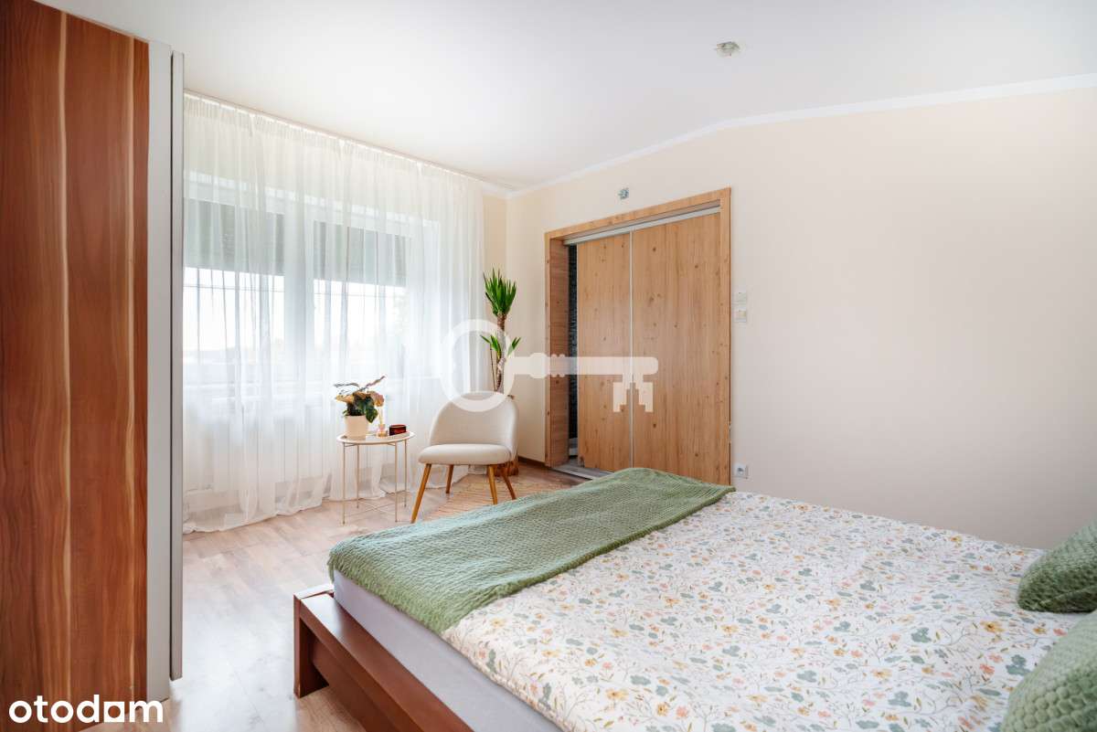 Duży dom w spokojnej okolicy-6