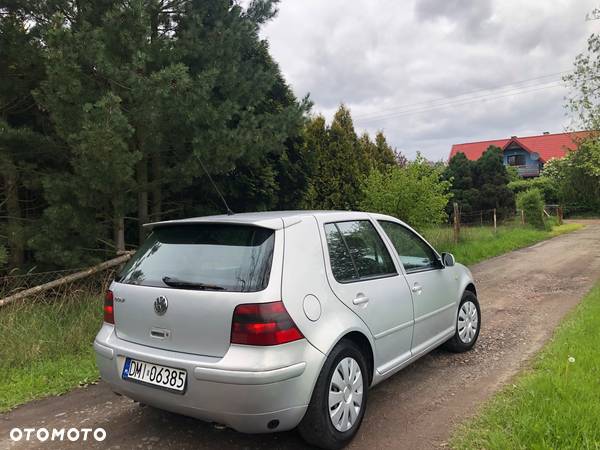 Volkswagen Golf 1.6 Comfortline - 5